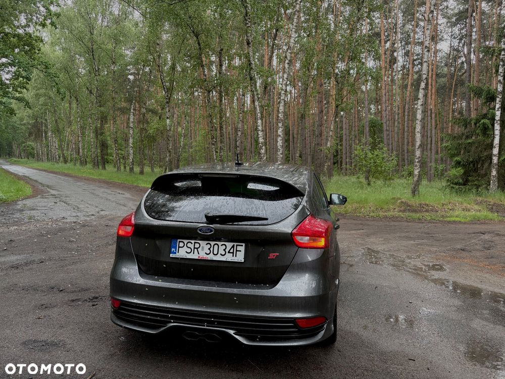 Ford Focus 2.0 EcoBoost ST mit Leder-Exclusiv-Paket - 4