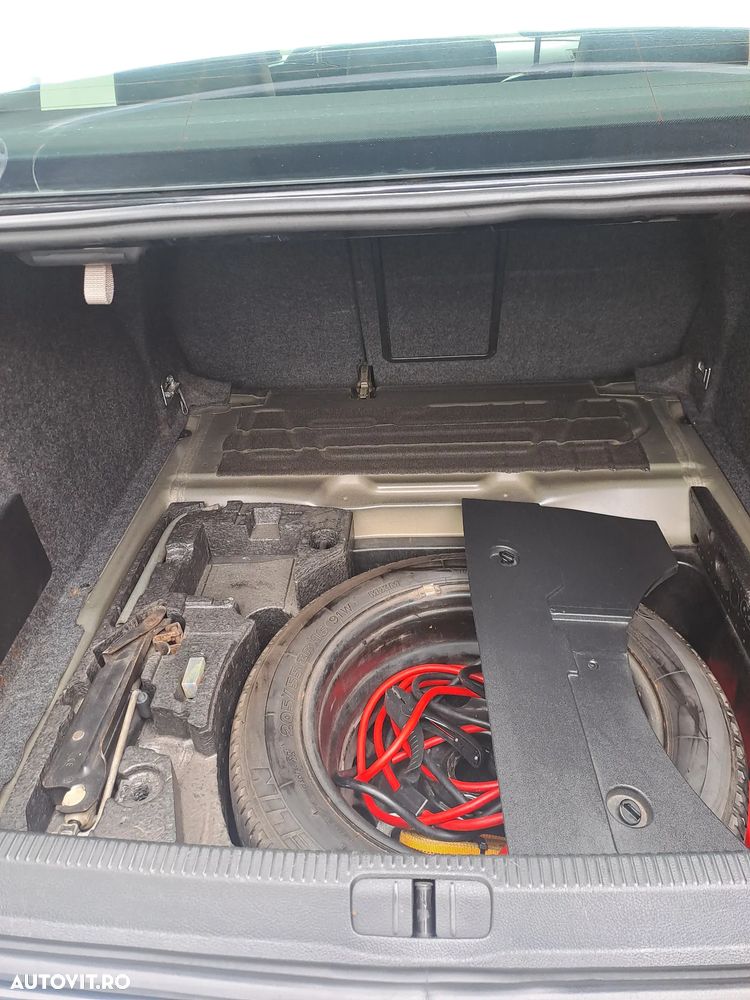 Volkswagen Passat 2.0TDI Sportline DPF DSG - 7