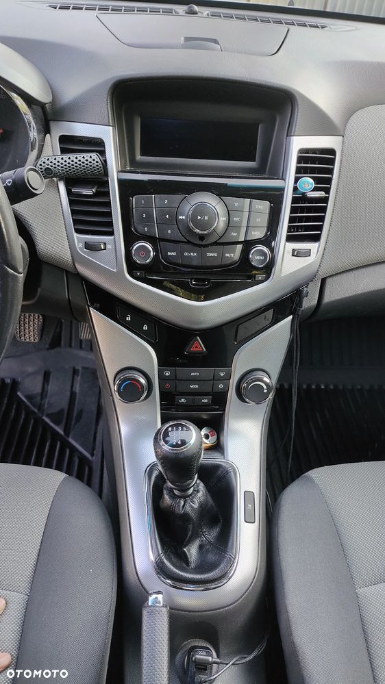 Chevrolet Cruze 1.8 LT - 15