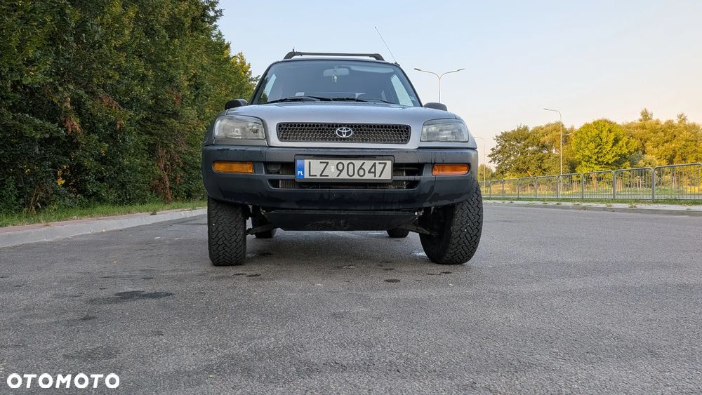 Toyota RAV4 2.0 - 7