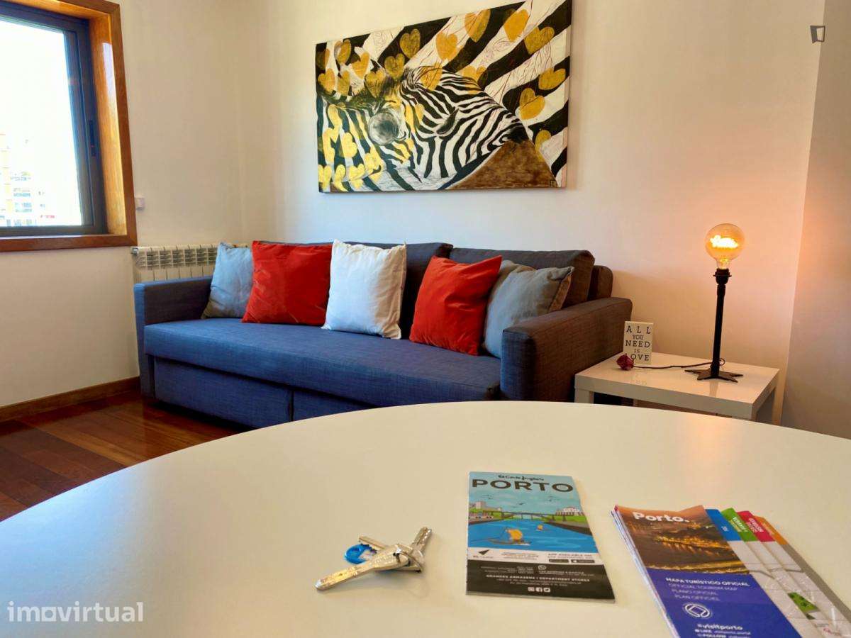 Apartamento com 1 quartos - localizado em Paranhos Porto - Grande imagem: 4/21