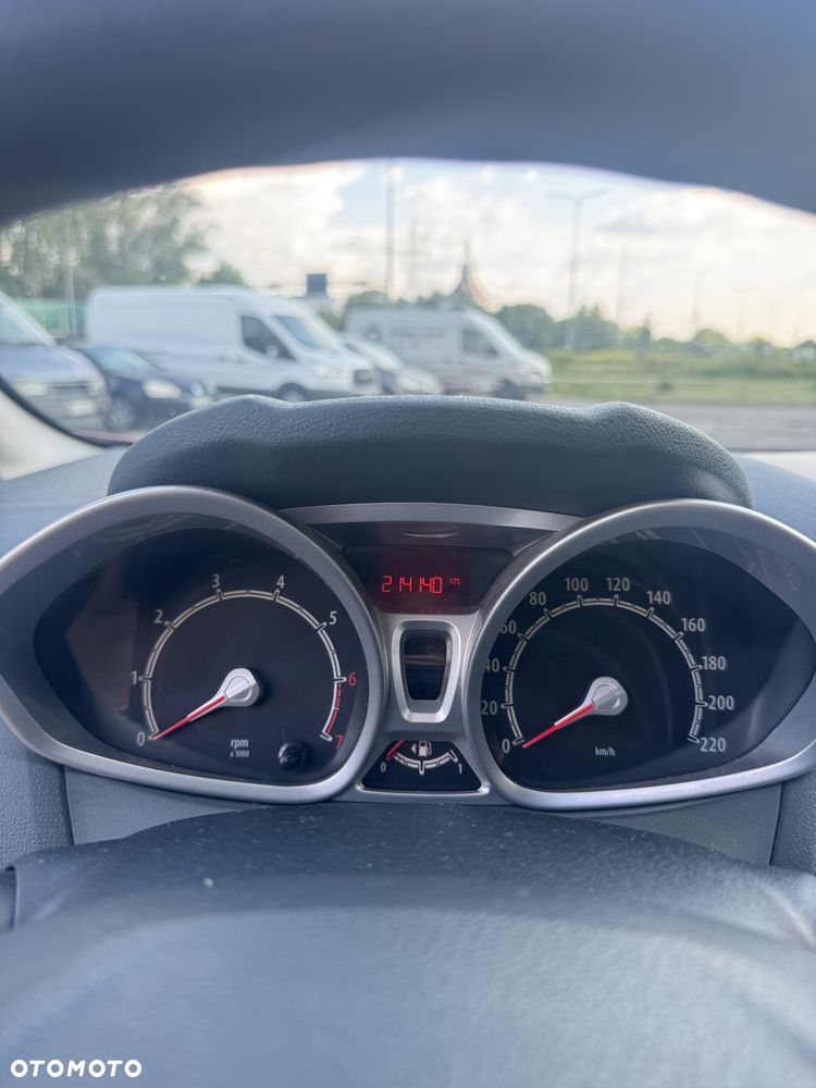 Ford Fiesta - 8