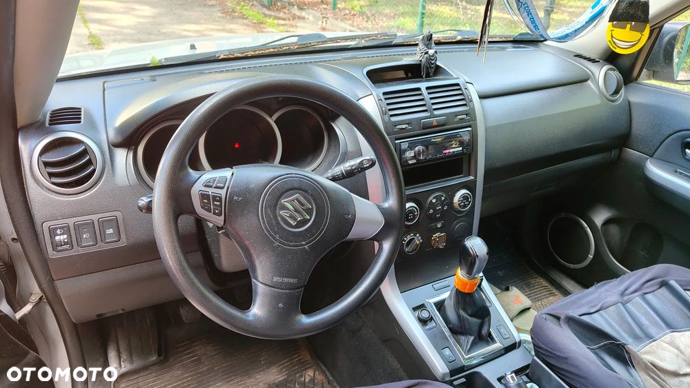 Suzuki Grand Vitara 2.0 - 1