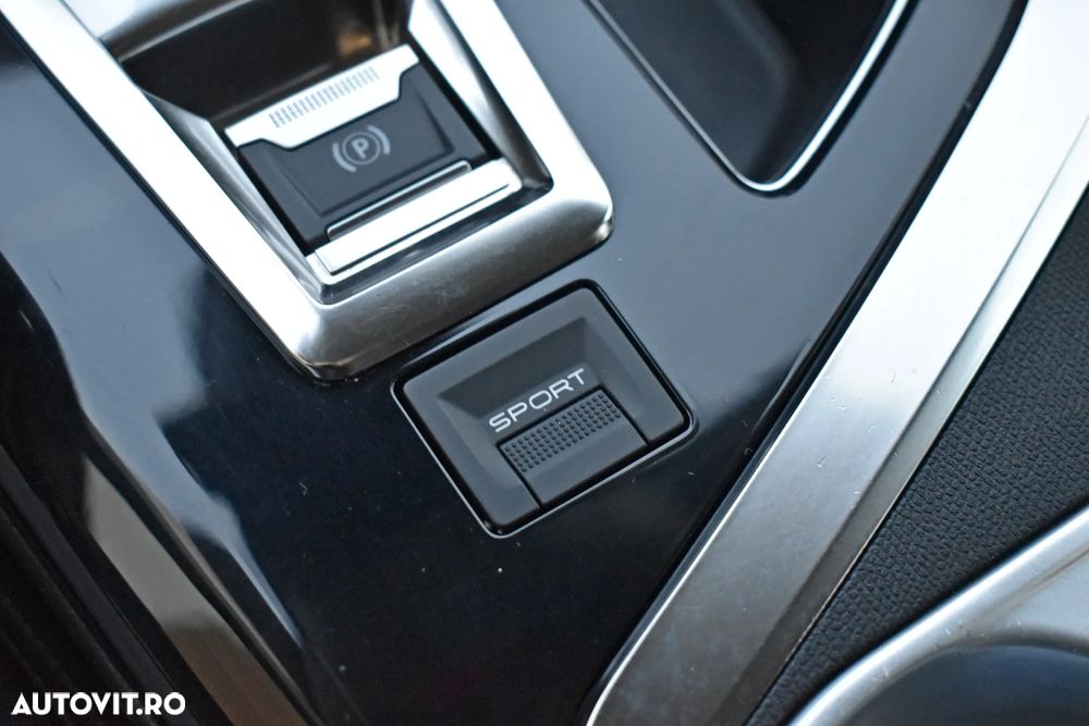 Peugeot 3008 PureTech 130 Stop & Start GPF EAT8 Allure Business-Paket - 25