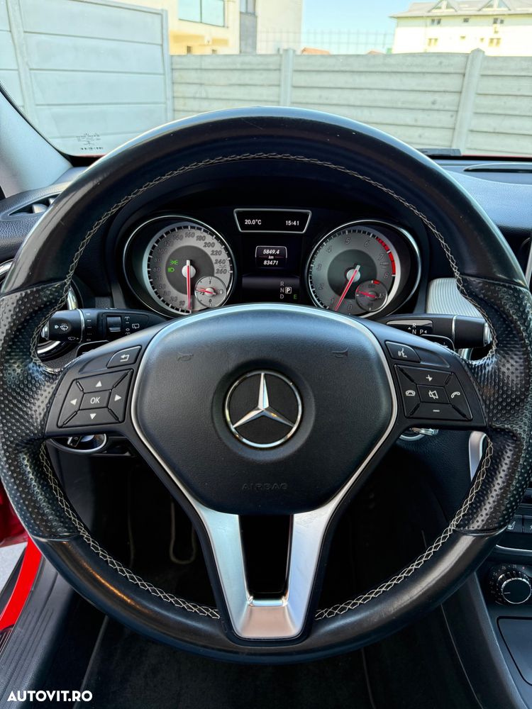 Mercedes-Benz GLA 250 4MATIC 7G-DCT - 3