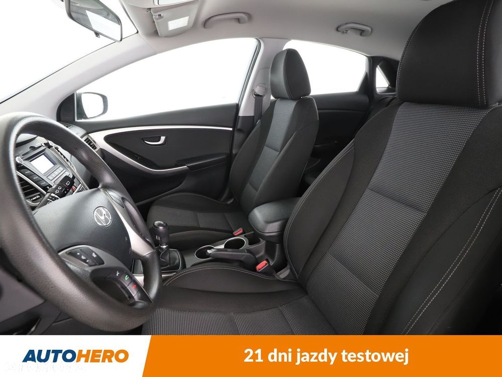 Hyundai i30 1.4 Classic + - 10