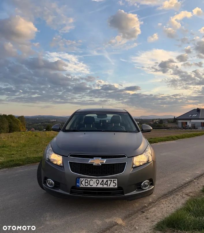 Chevrolet Cruze 2011 photo 2