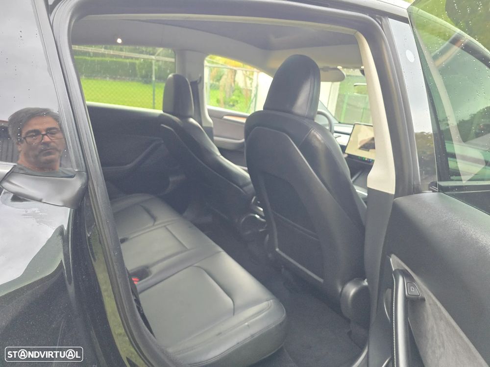 Tesla Model Y Long Range Dual Motor AWD - 14