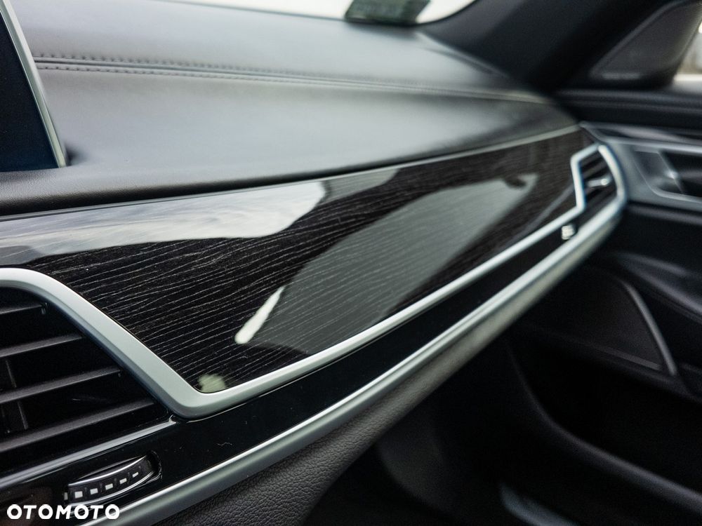 BMW Seria 7 750d xDrive - 21