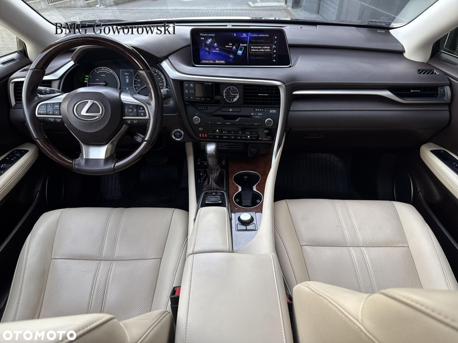 Lexus RX 450h Omotenashi - 10