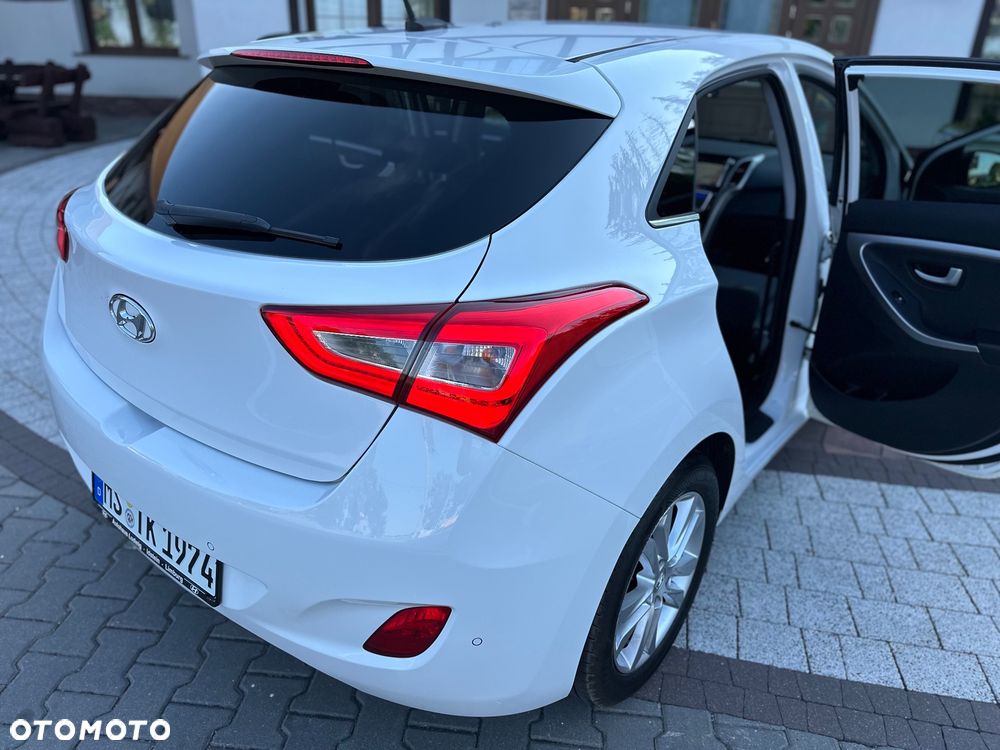 Hyundai i30 1.6 CRDi Fifa World Cup Edition - 22