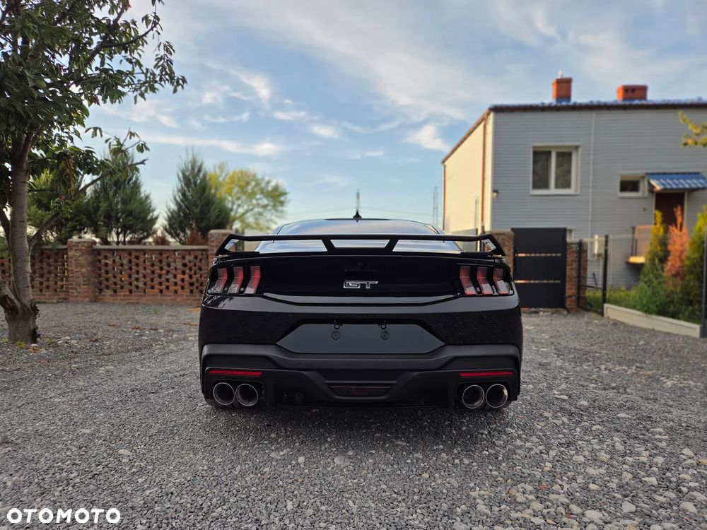Ford Mustang - 7