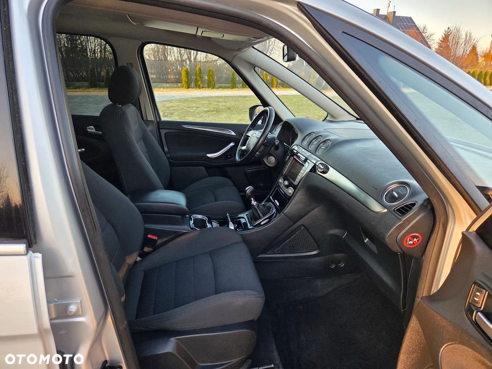 Ford Galaxy 2.2 TDCi DPF Titanium - 23