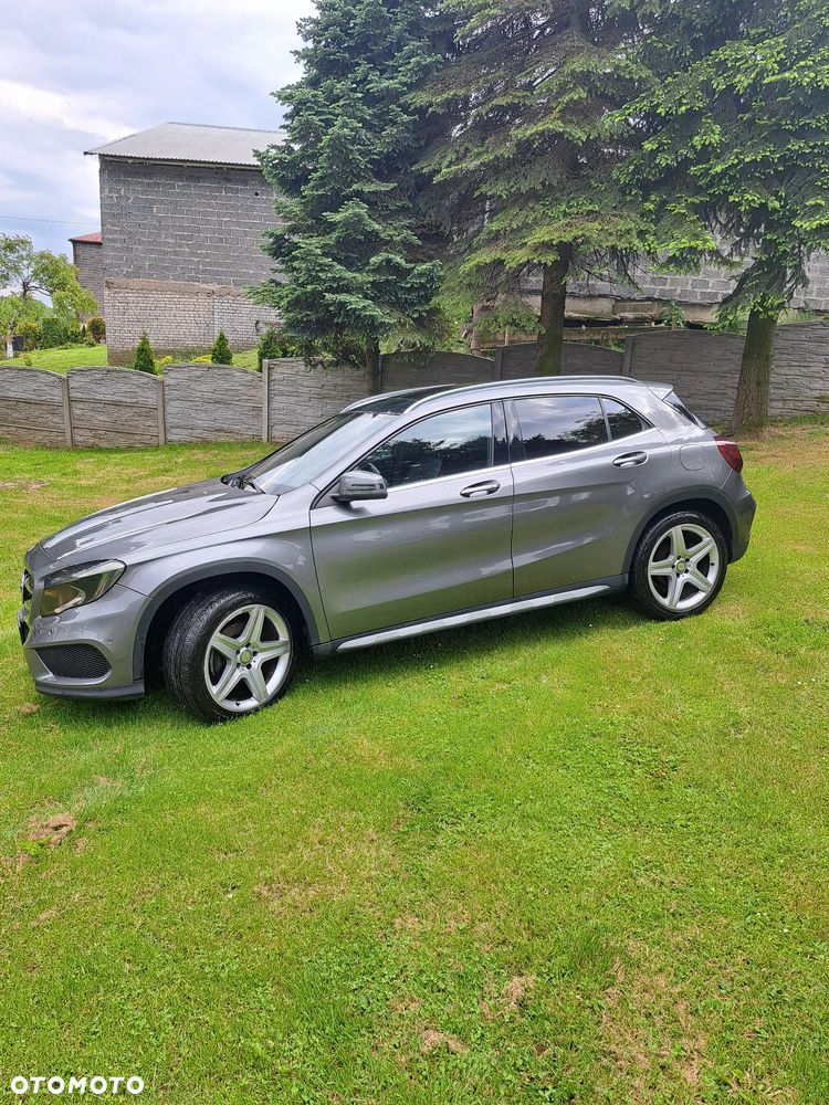 Mercedes-Benz GLA 250 4Matic 7G-DCT AMG Line - 2