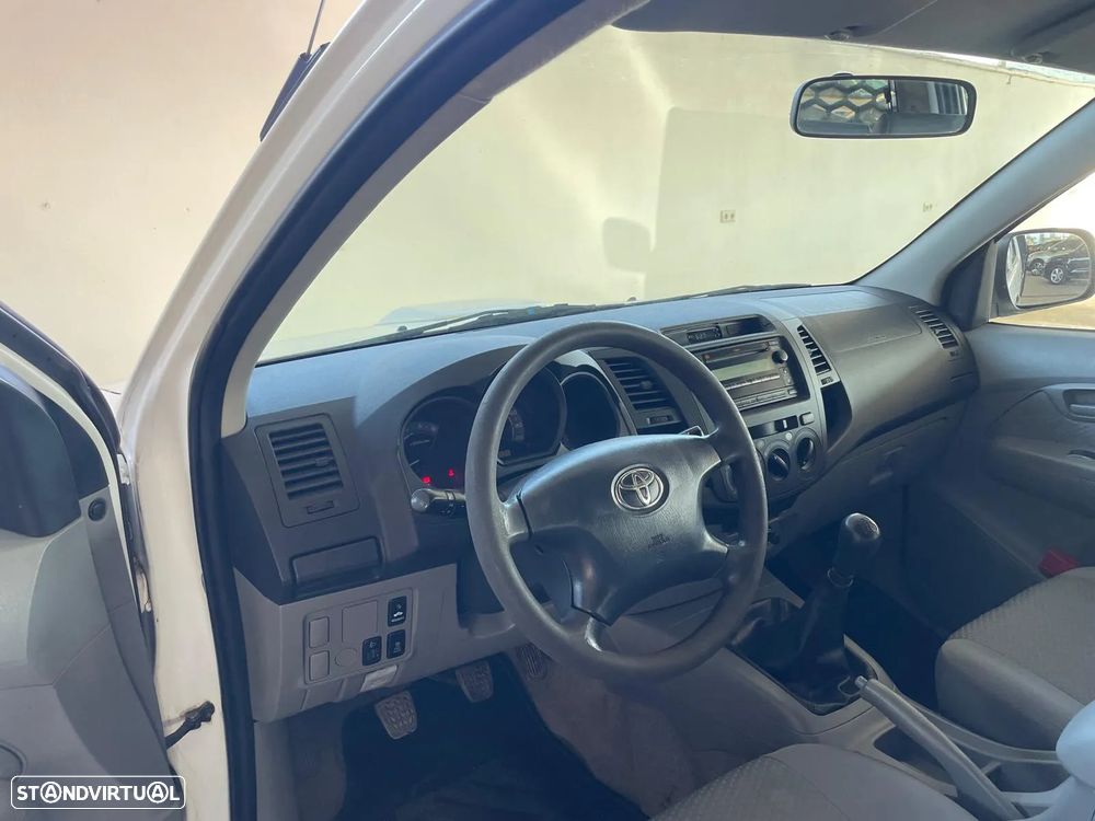 Toyota Hilux 2.5 D-4D 2WD CD - 10