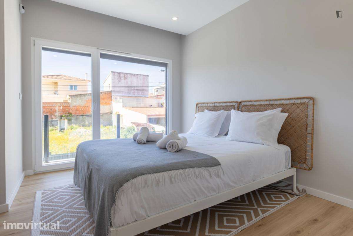Casa com 3 quartos - localizado em Charneca da Caparica Lisbon - Grande imagem: 2/60