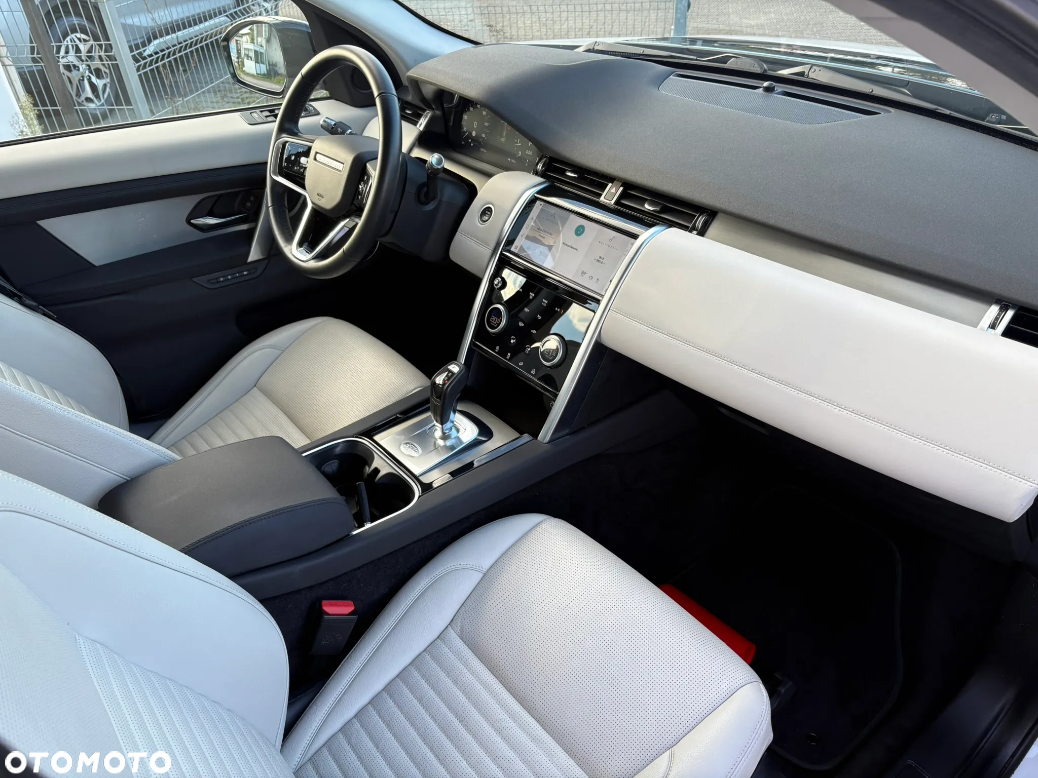 Land Rover Discovery Sport 2.0 P200 mHEV S - 29