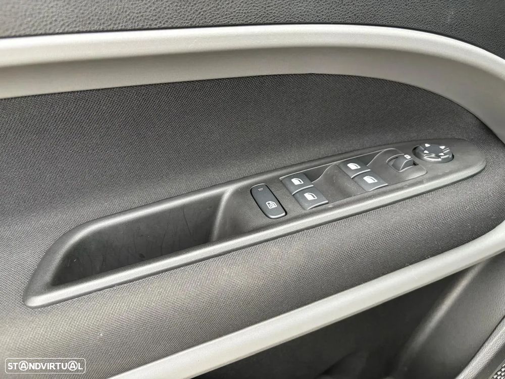 Jeep Avenger 54 kWh Longitude - 12
