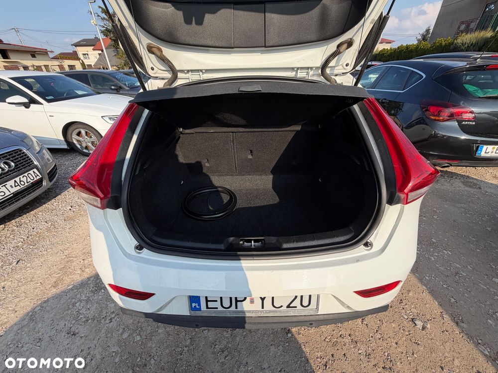 Volvo V40 D2 - 31
