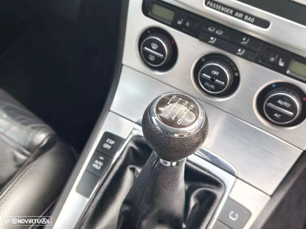 VW Passat - 14