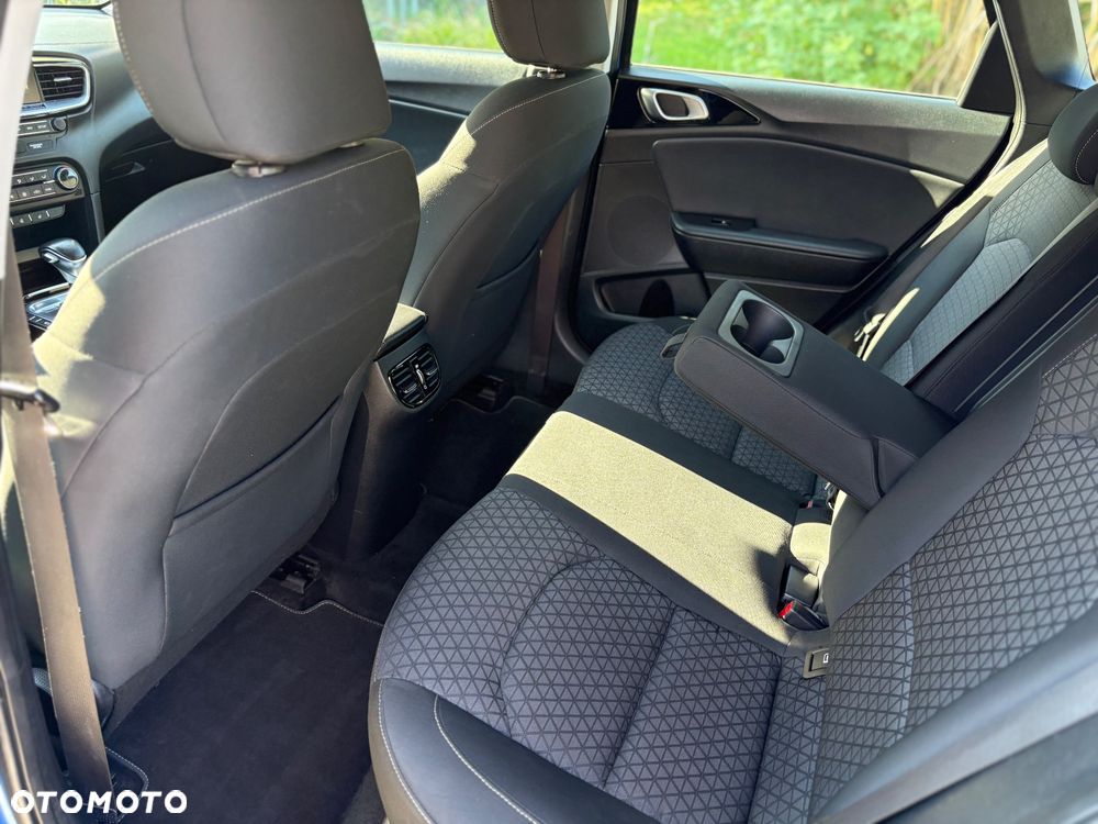 Kia Ceed - 23