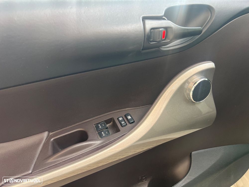 Toyota iQ 1.0 VVT-i Essential+AC - 11
