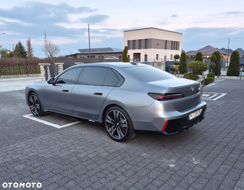 BMW Seria 7 740i - 4