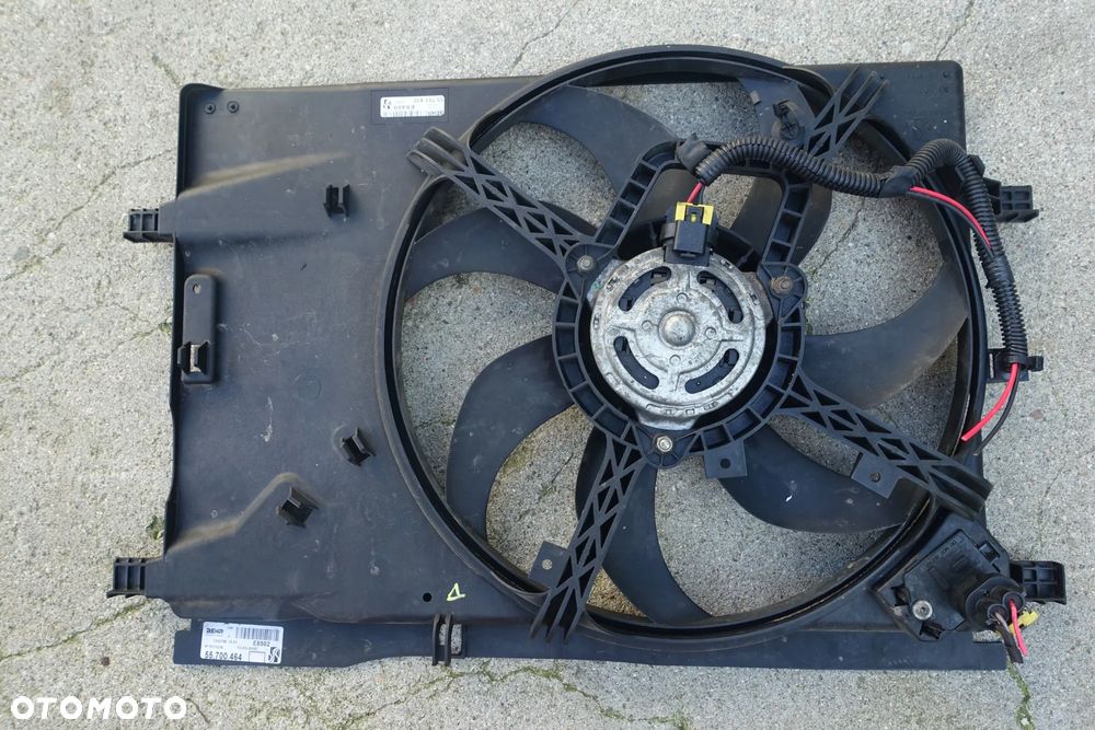WENTYLATOR CHŁODNICY GRANDE PUNTO 1.4 8V - 1