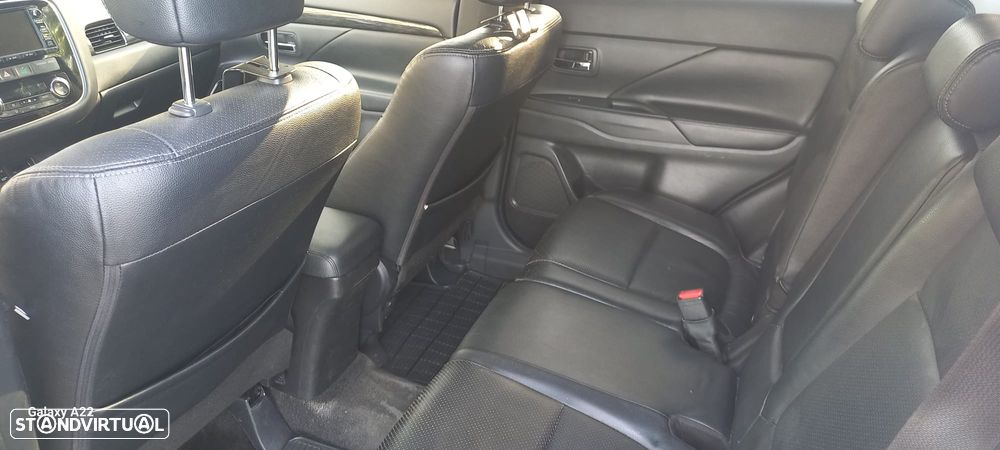 Mitsubishi Outlander 2.2 DI-D Intense - 15