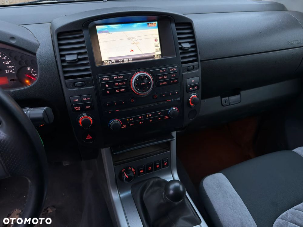 Nissan Navara SE - 17