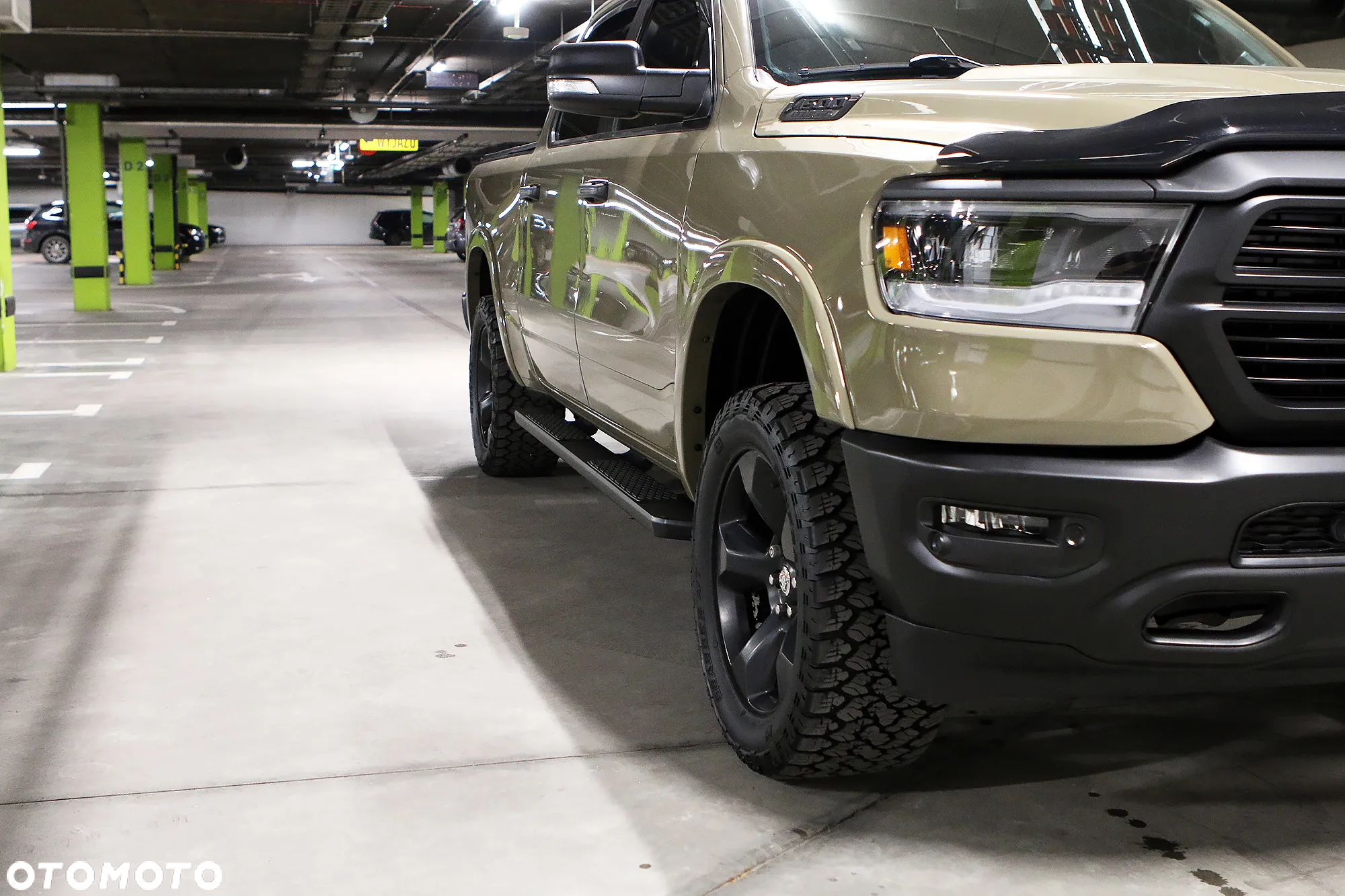 Dodge RAM 1500 5.7 4x4 - 12