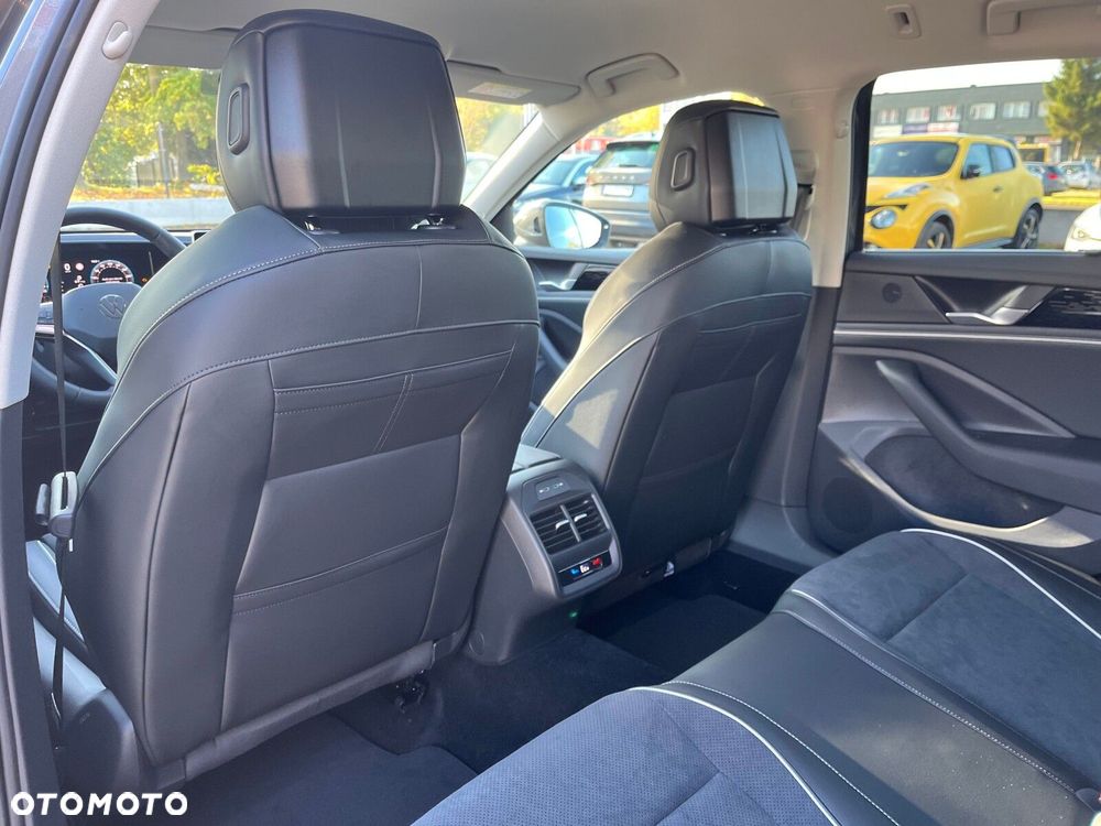 Volkswagen Passat - 27