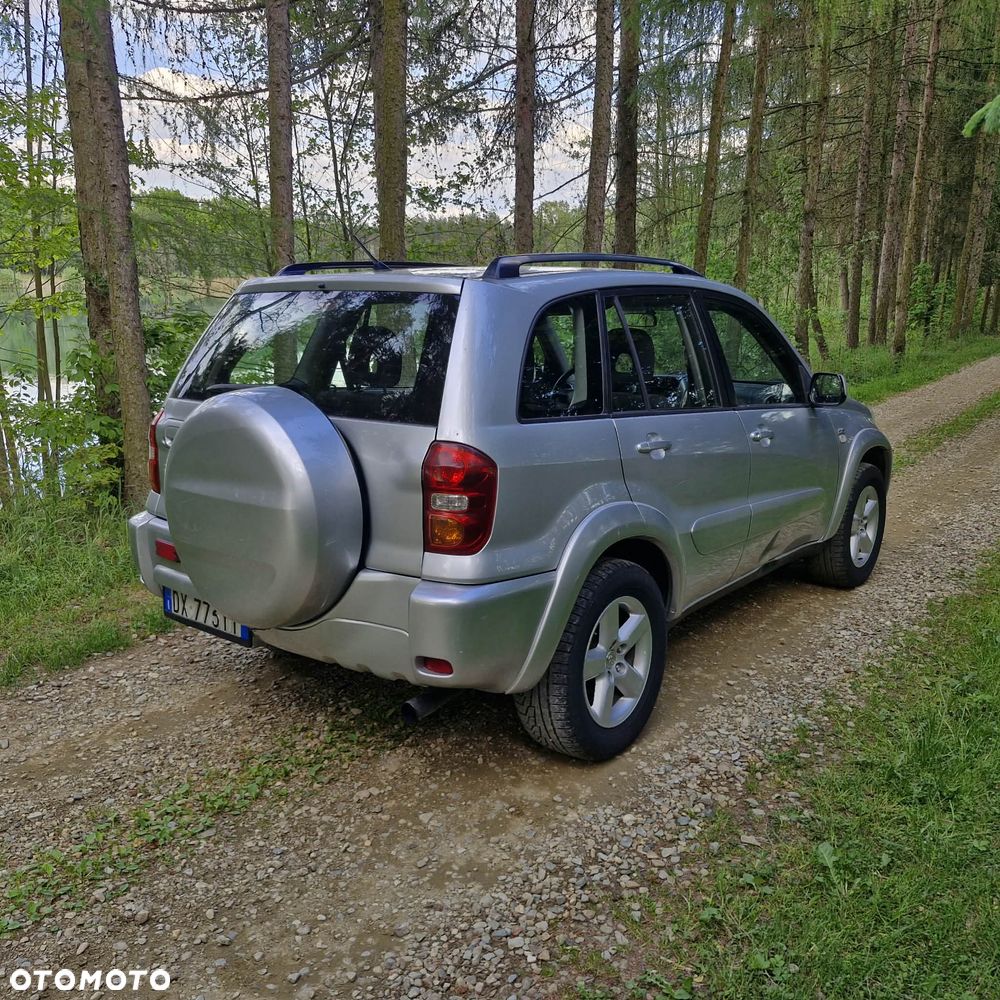 Toyota RAV4 D-4D 4x4 - 4