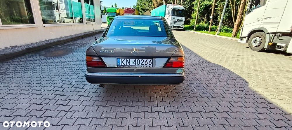 Mercedes-Benz W124 (1984-1993) - 6