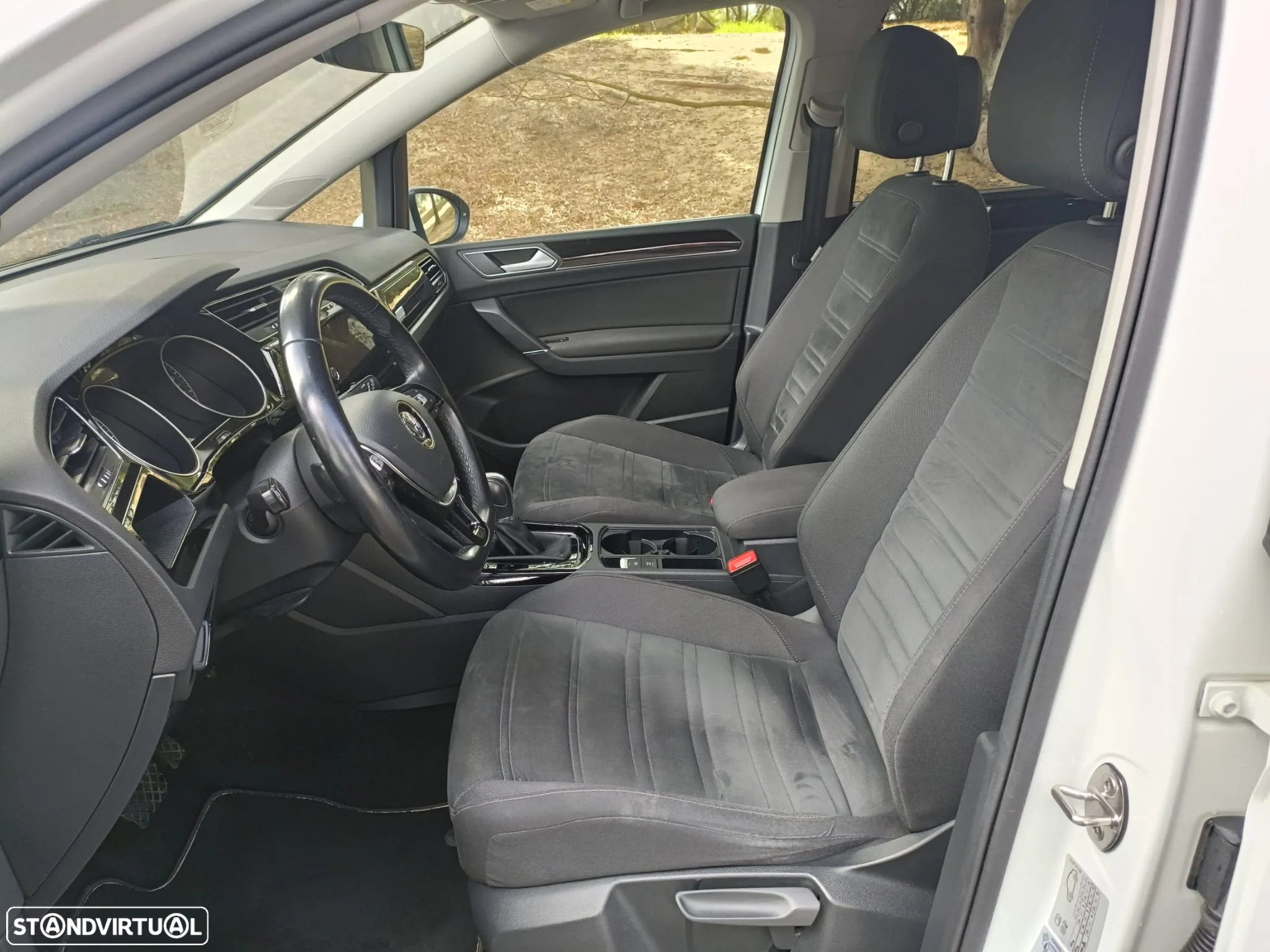 VW Touran 1.6 TDI Highline DSG - 8