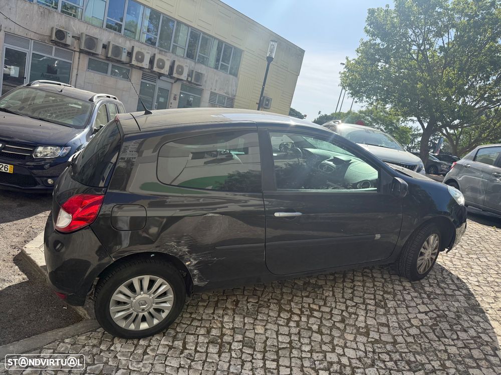 Renault Clio - 5