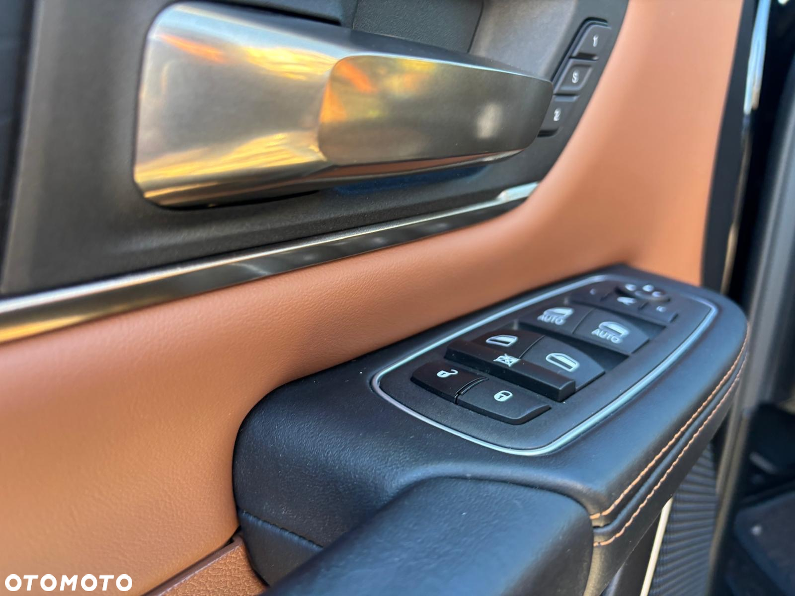 RAM 1500 Crew Cab Longhorn - 29