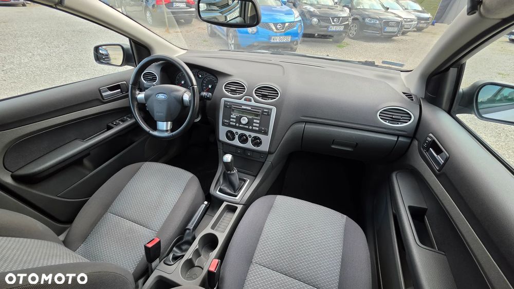 Ford Focus 1.8 Trend - 18