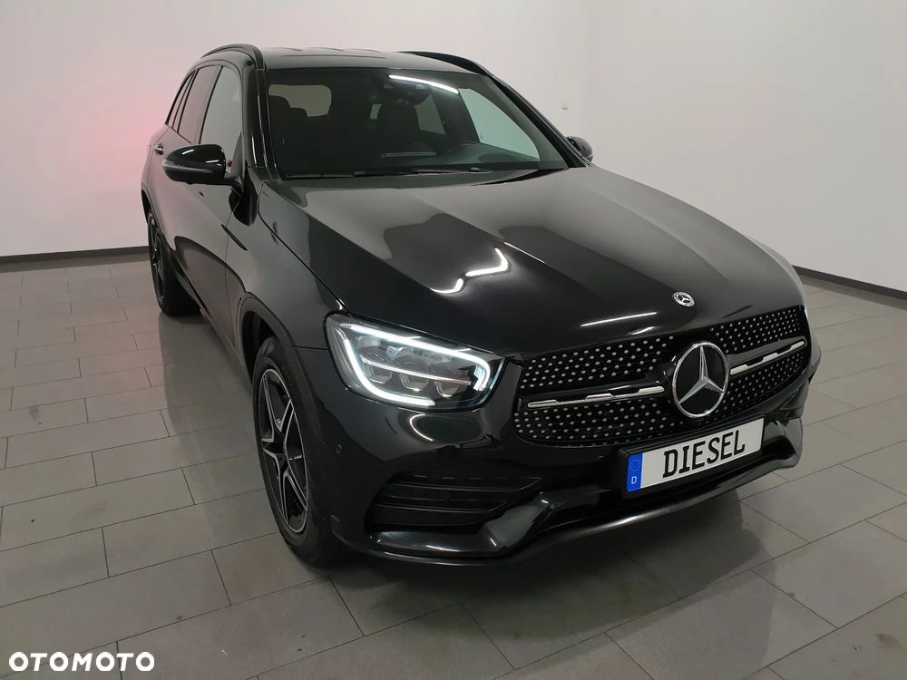 Mercedes-Benz GLC 300 d 4Matic 9G-TRONIC AMG Line Plus - 39