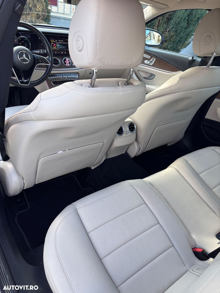 Mercedes-Benz E - 12