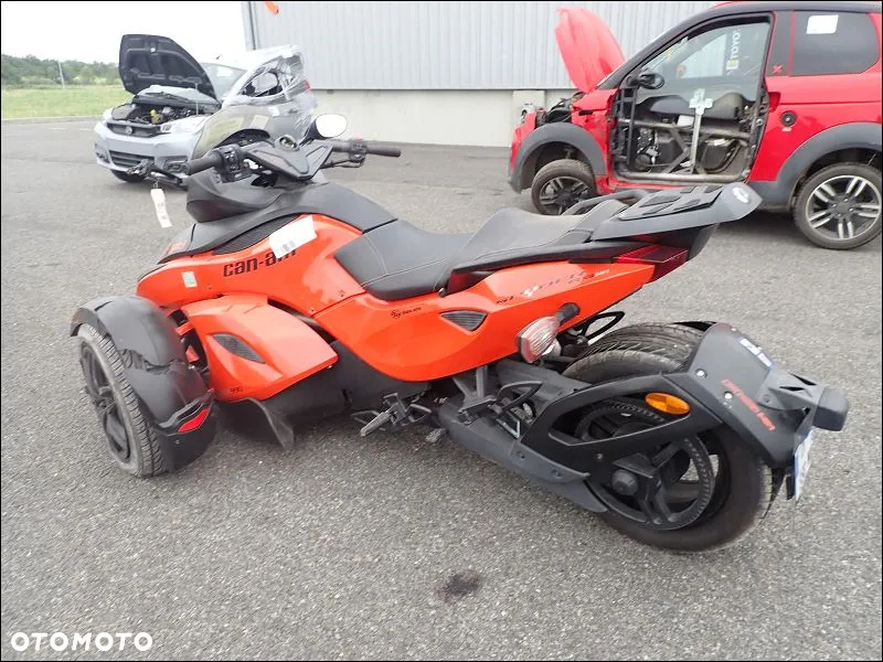Can-Am Spyder - 3