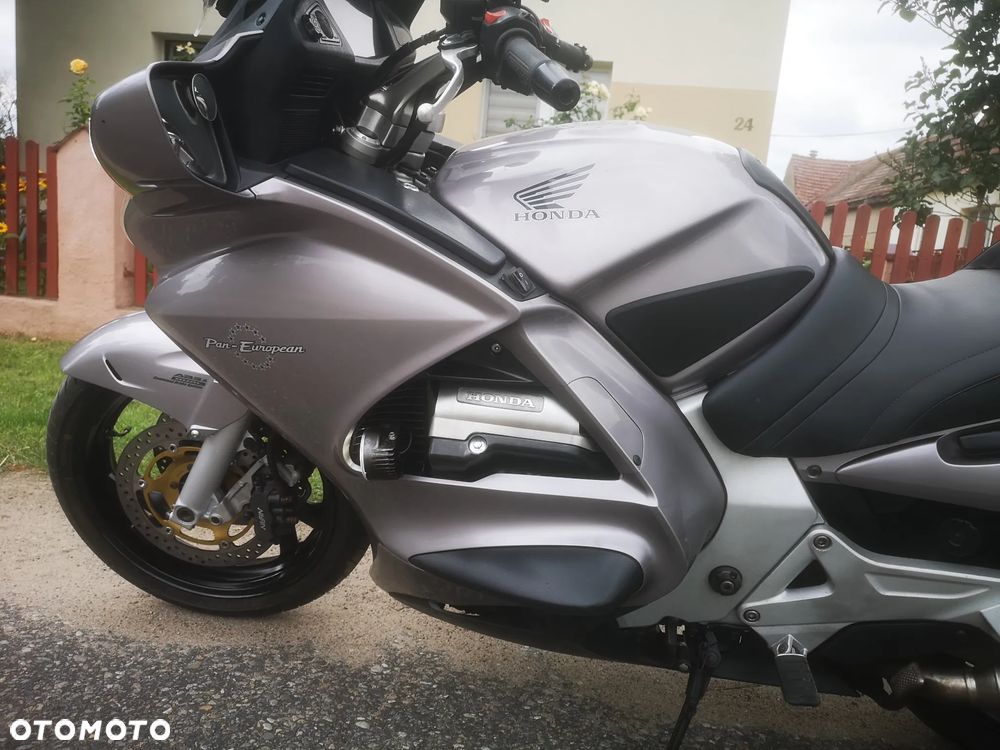 Honda ST - 6