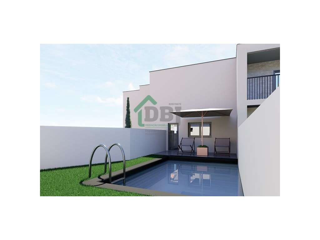 Moradias Bifamiliar com Piscina! - Grande imagem: 3/13