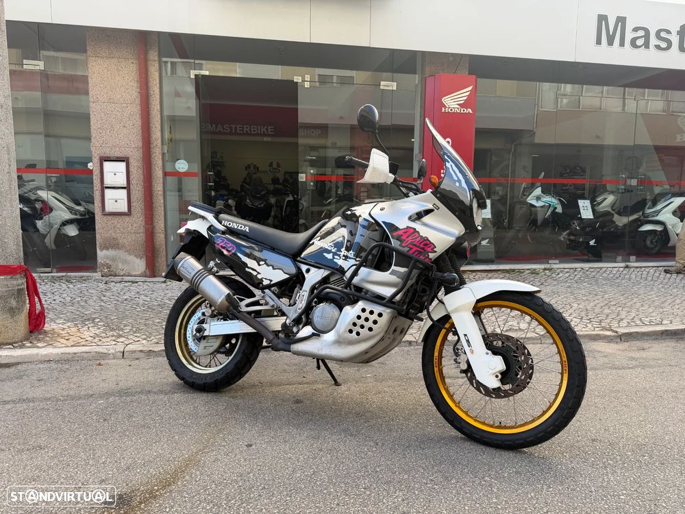 Honda Africa Twin XRV 750 - 1