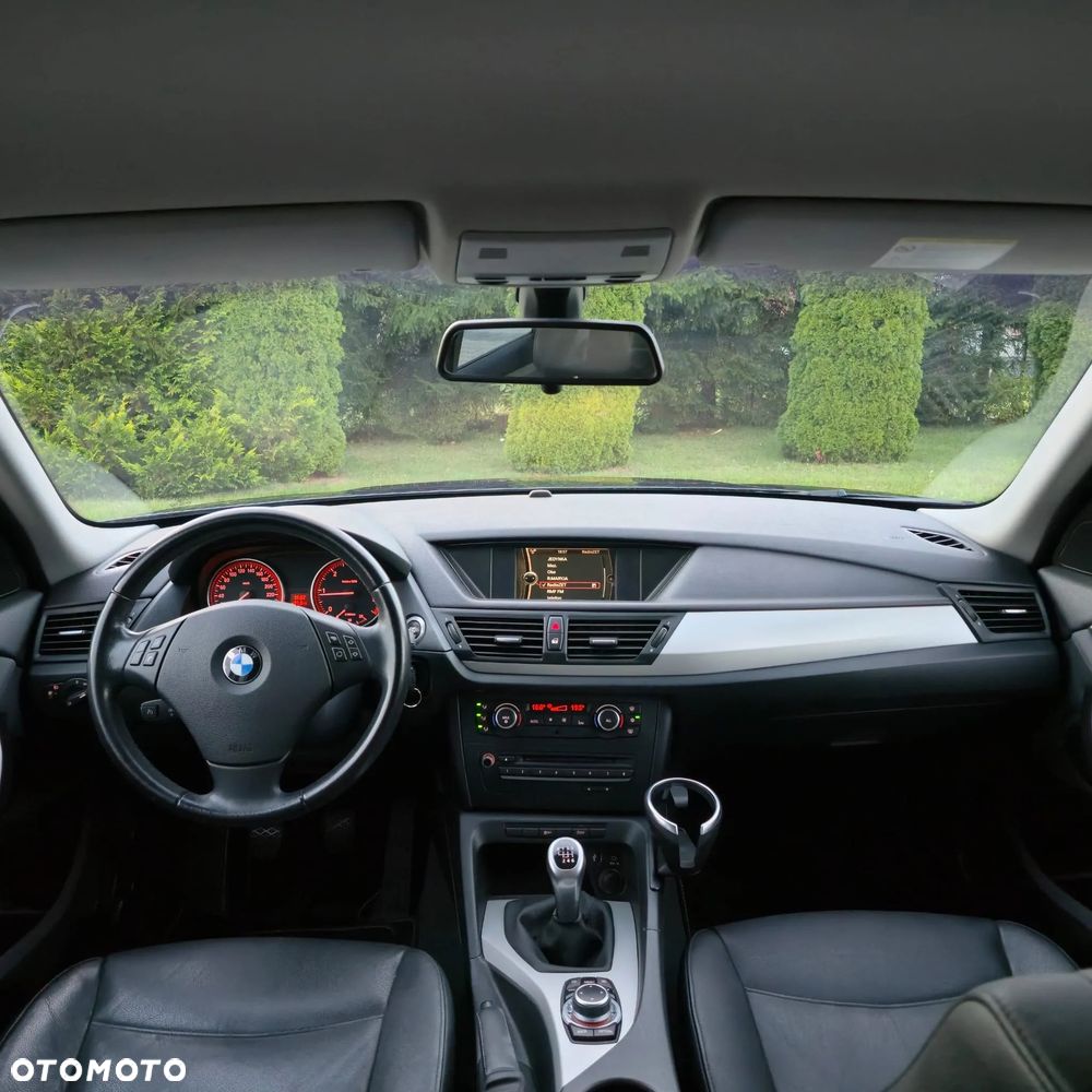 BMW X1 sDrive18d xLine - 40