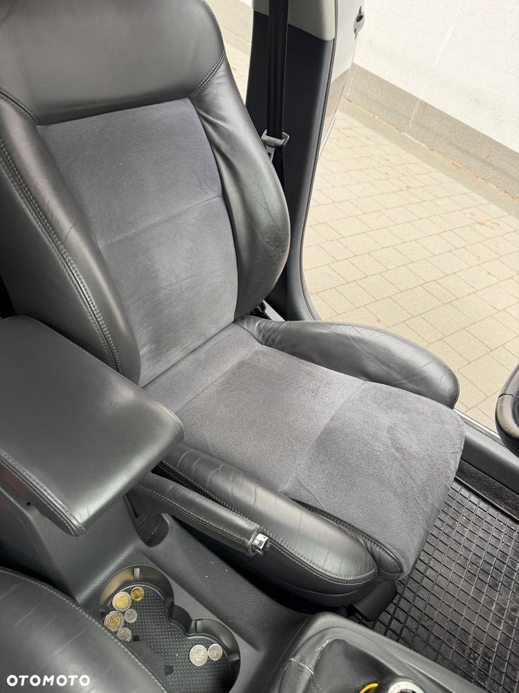 Volkswagen Passat 1.9 TDI 4Motion Highline - 16