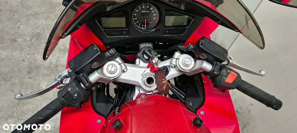 Honda VFR - 6