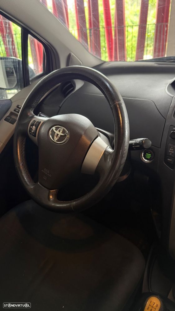 Toyota Yaris 1.0 VVT-i Sol AC+VSC - 8