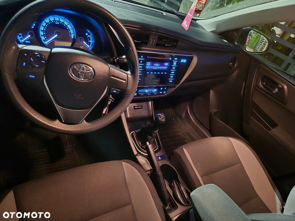 Toyota Auris 1.33 VVT-i Active - 13