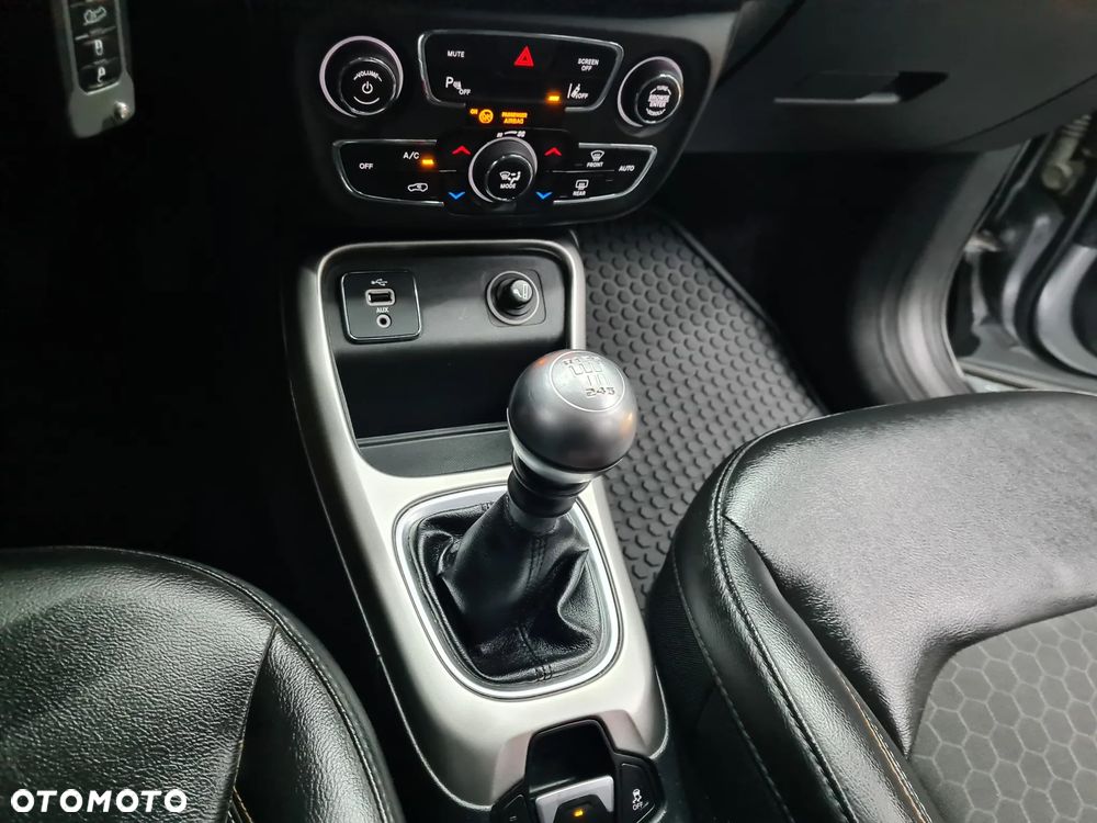 Jeep Compass 1.4 MultiAir Longitude - 17